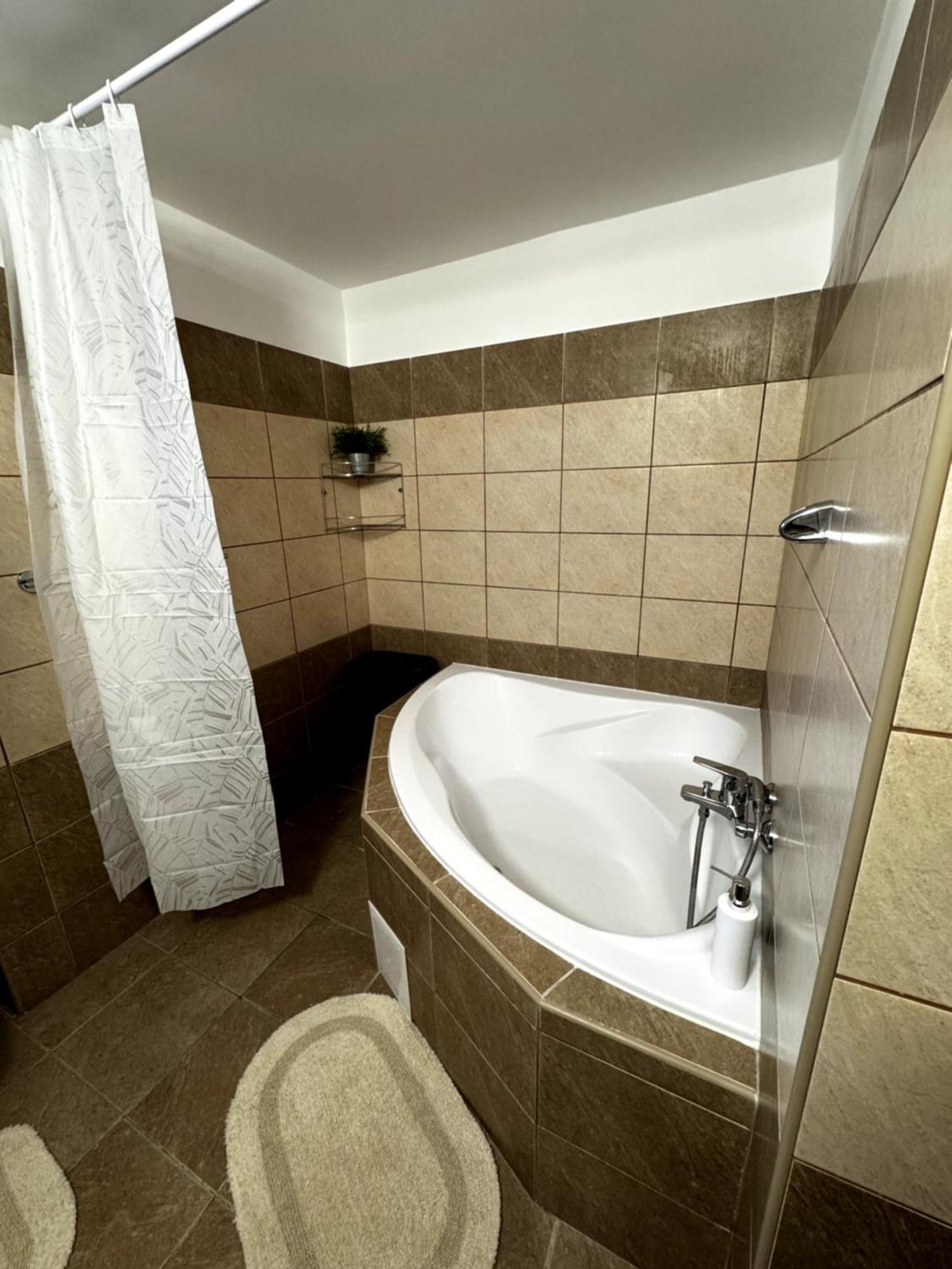 City Apartman Nyiregyhaza Exterior photo